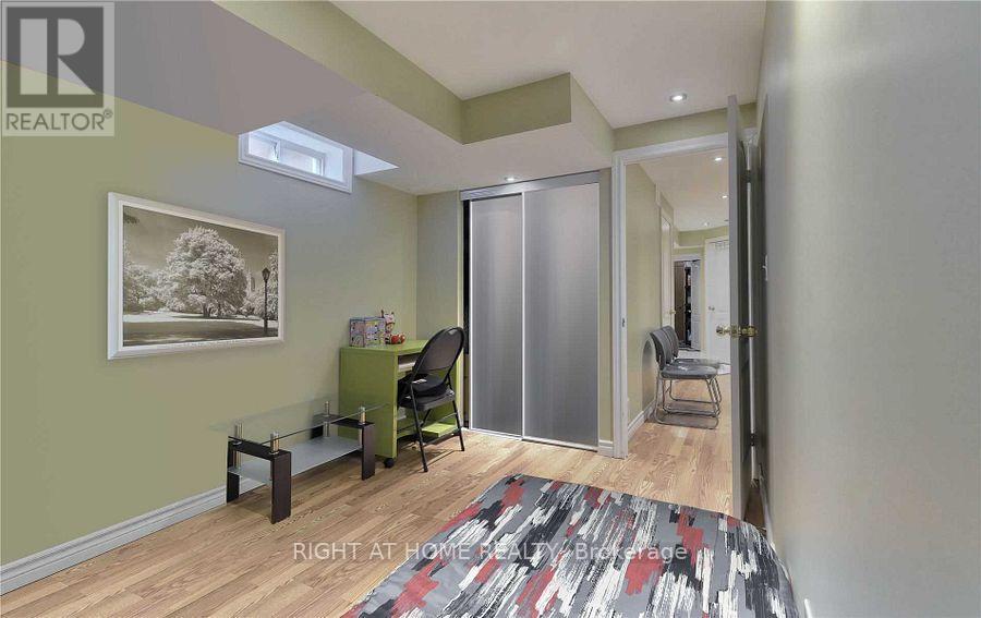 3428 Fountain Park Avenue, Mississauga, Ontario  L5M 7E3 - Photo 7 - W12473018