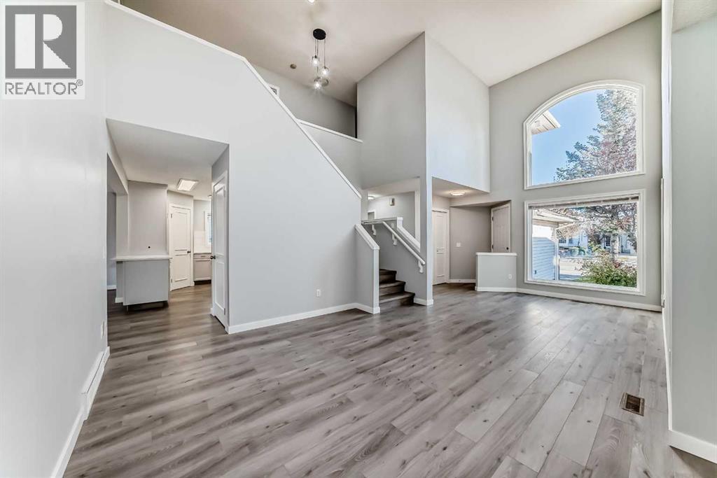 10134 Hidden Valley Drive Nw, Calgary, Alberta  T3A 5C9 - Photo 4 - A2264319