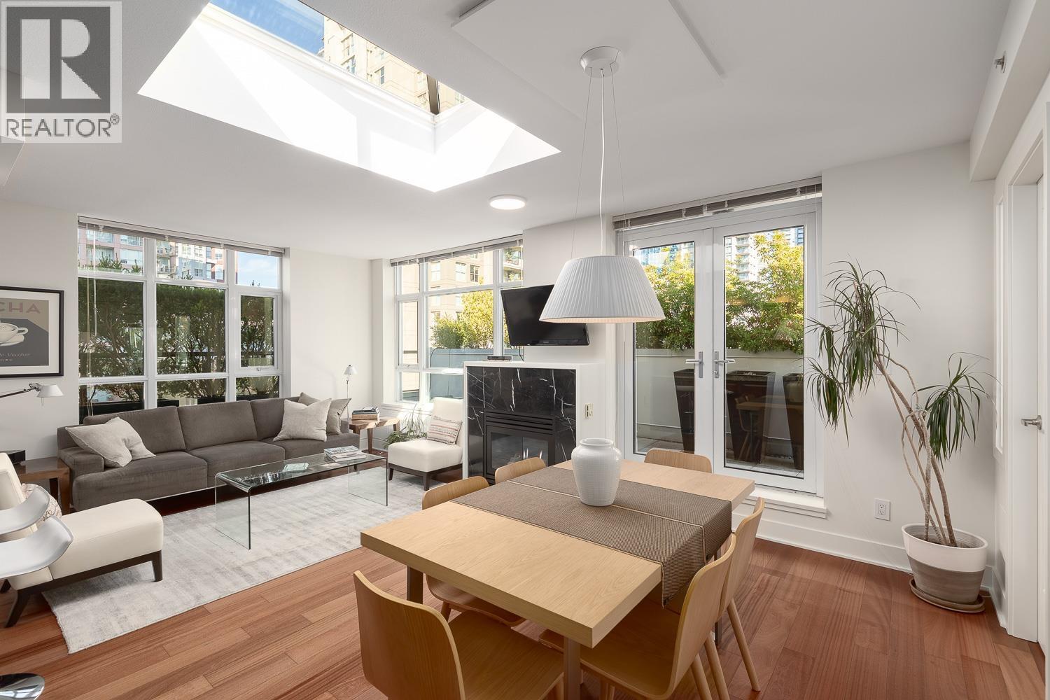 PH803 988 RICHARDS STREET, Vancouver, British Columbia