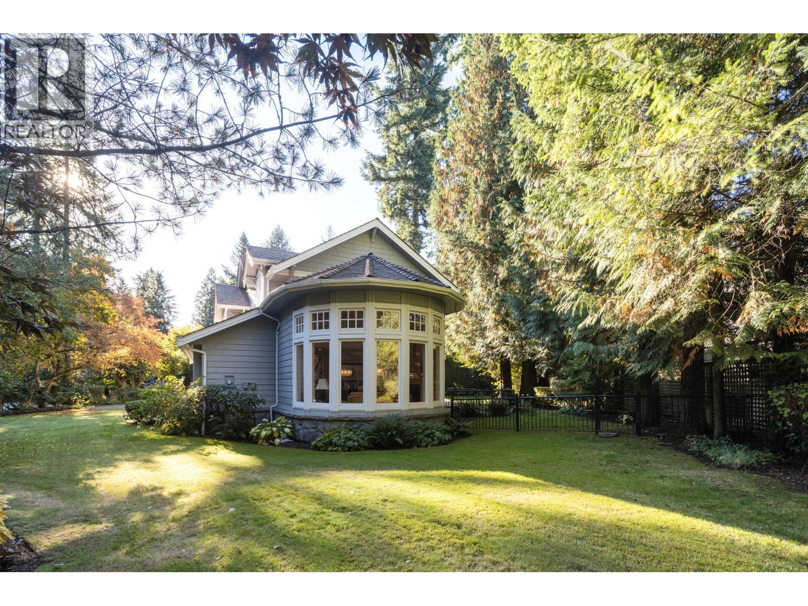 448 Gordon Avenue, West Vancouver, British Columbia  V7T 1P3 - Photo 4 - R3060110