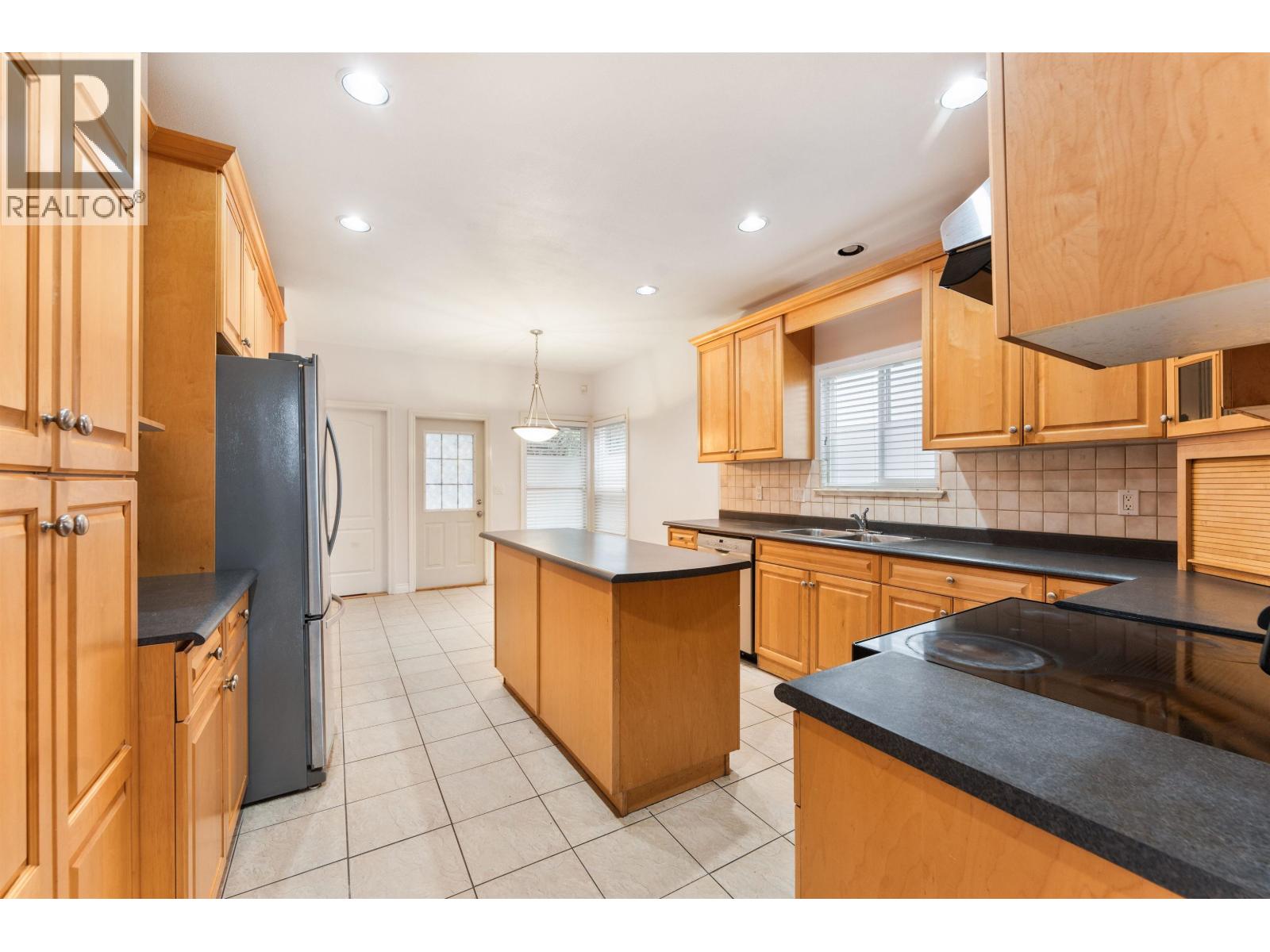 7573 17th Avenue, Burnaby, British Columbia  V3N 1L6 - Photo 5 - R3060094