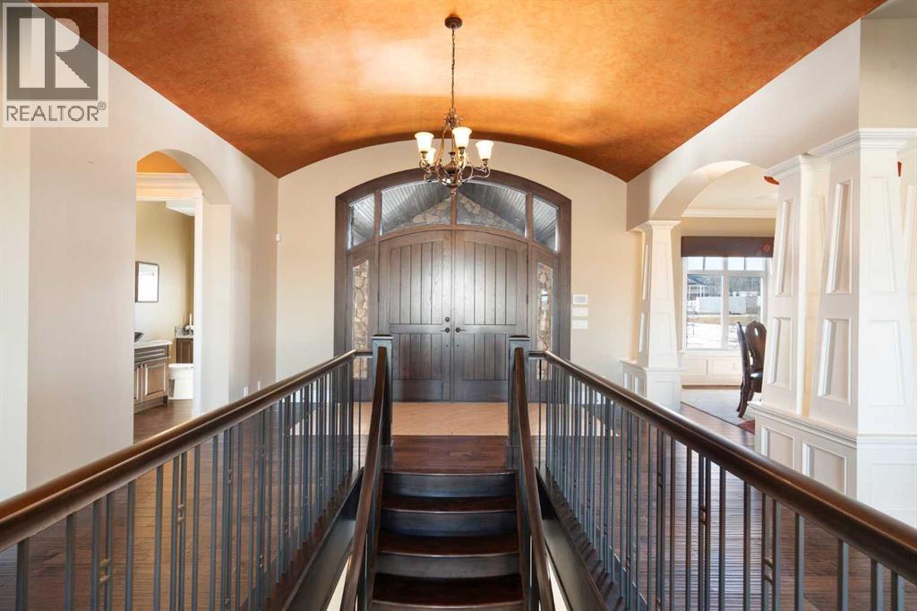 124 Grizzly Rise, Rural Rocky View County, Alberta  T4C 0B5 - Photo 3 - A2211387