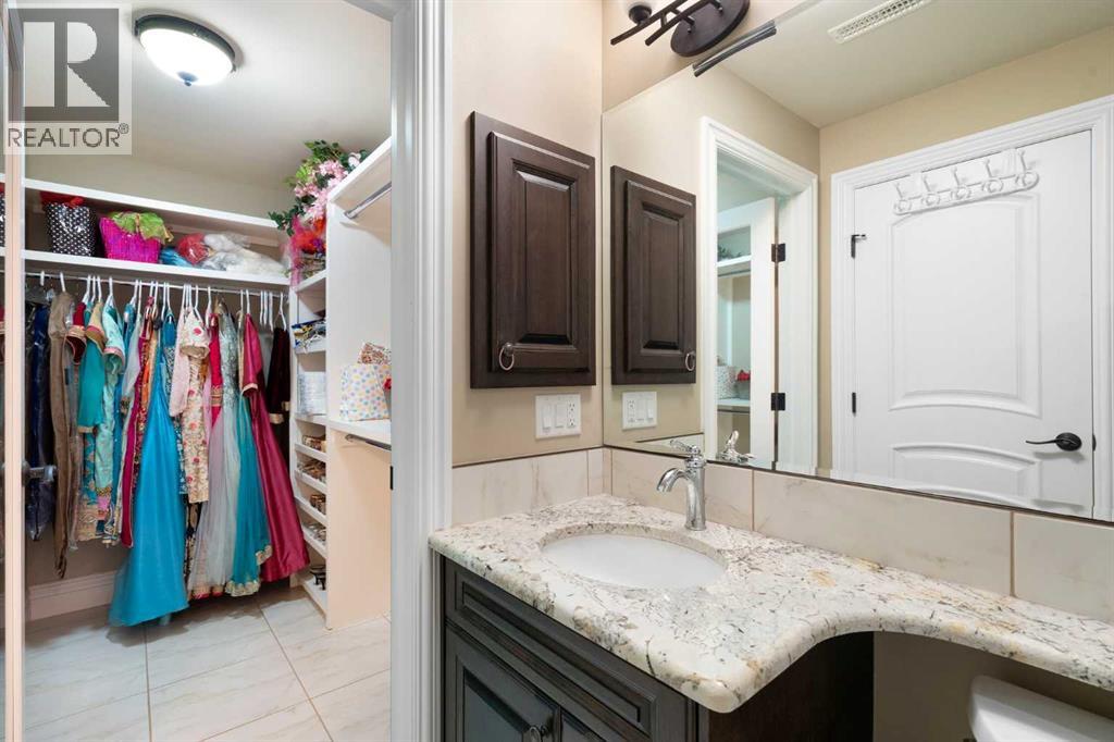 124 Grizzly Rise, Rural Rocky View County, Alberta  T4C 0B5 - Photo 33 - A2211387