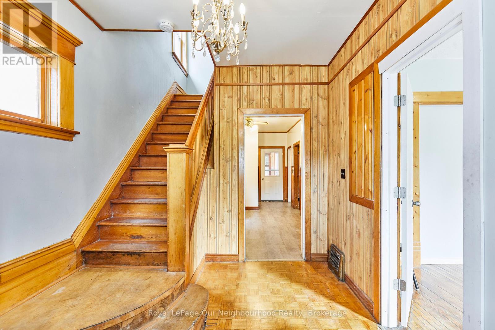 444 George Street S, Peterborough, Ontario  K9J 3E3 - Photo 3 - X12473026