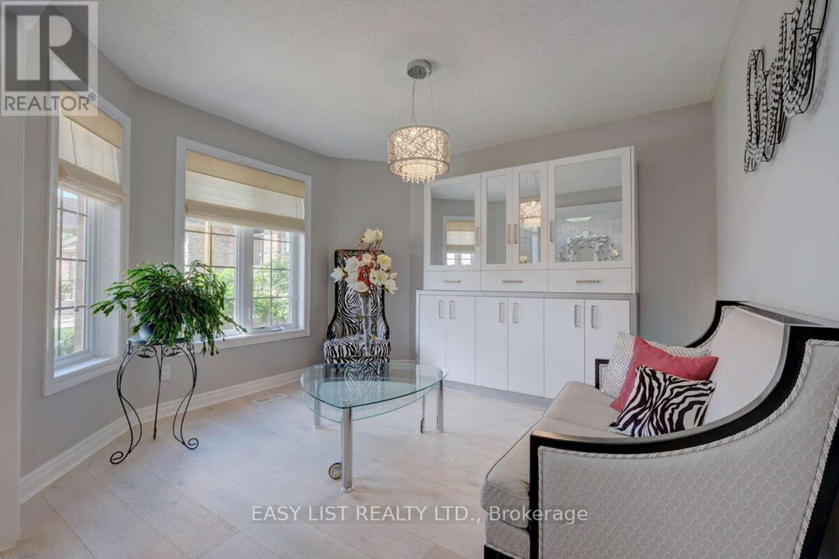 5 - 10 Zimmerman Drive, Caledon, Ontario  L7E 4C2 - Photo 5 - W12348226