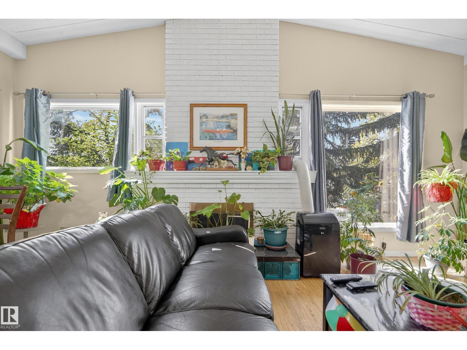 9823 142 St Nw, Edmonton, Alberta  T5N 2N3 - Photo 11 - E4462906