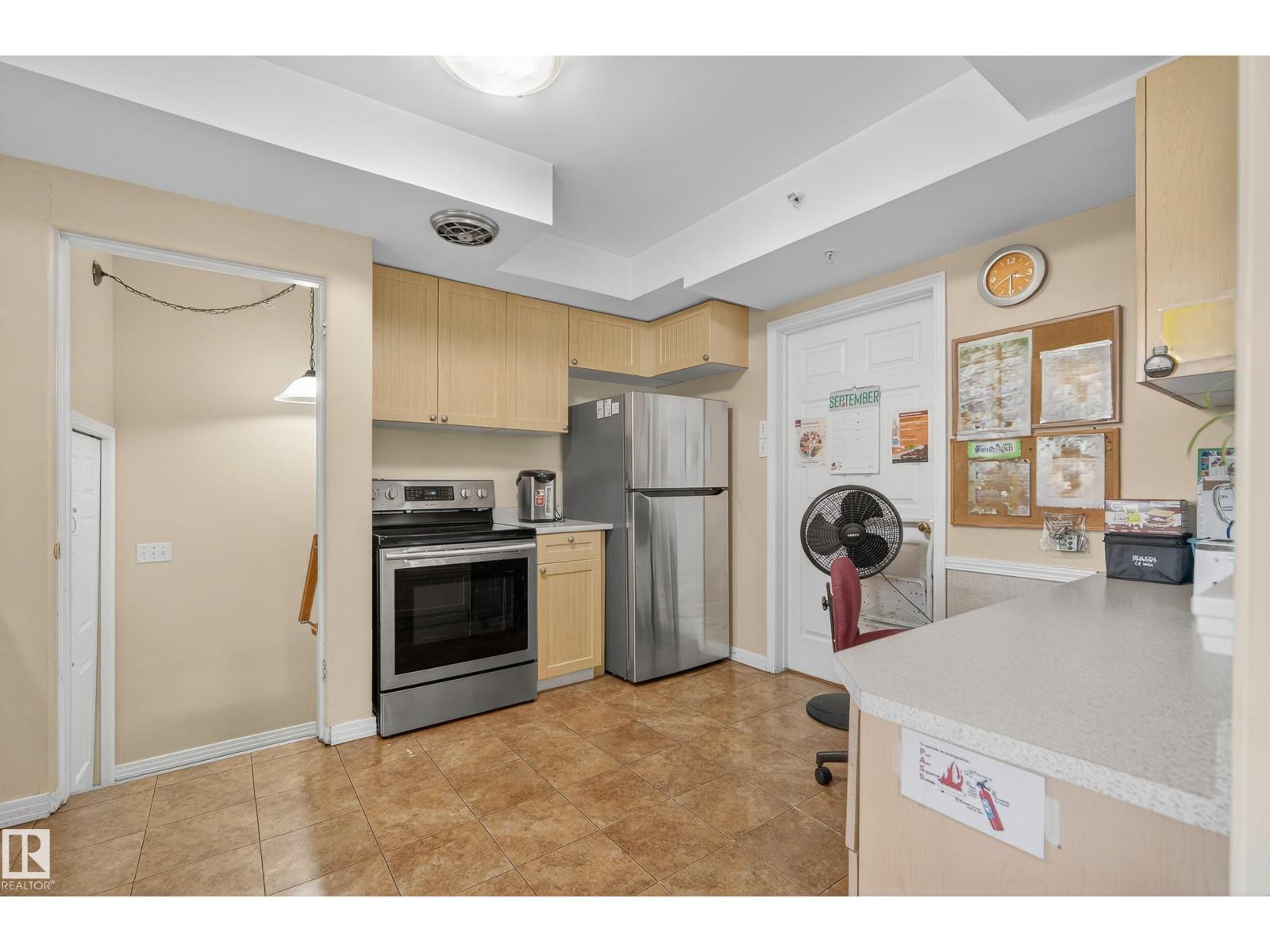 9823 142 St Nw, Edmonton, Alberta  T5N 2N3 - Photo 5 - E4462906