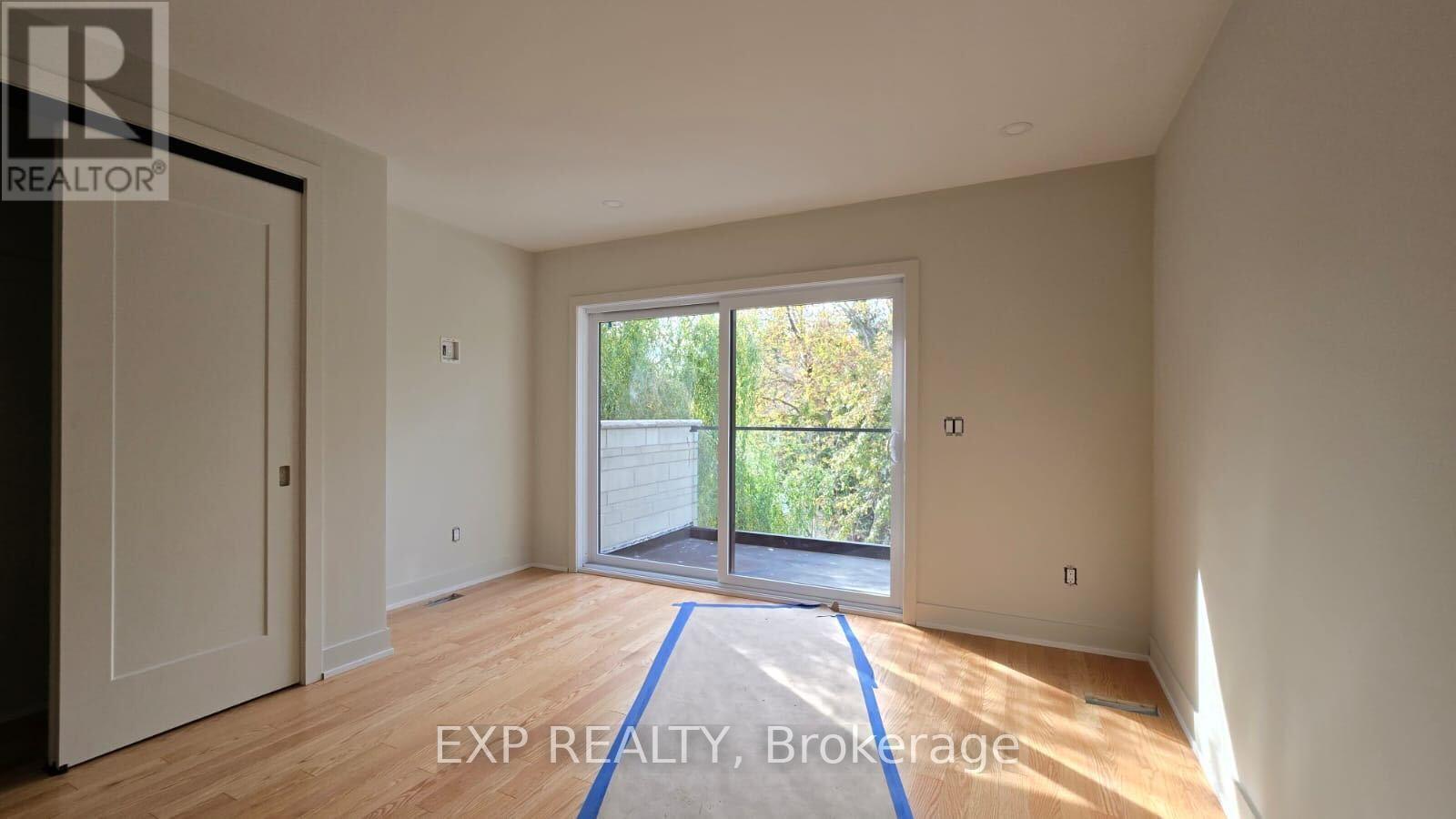 #a - 514 Roosevelt Avenue, Ottawa, Ontario  K2A 1Z8 - Photo 11 - X12473032