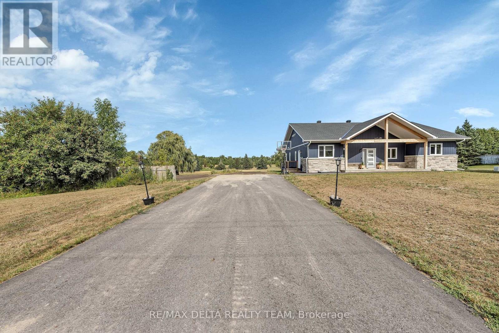 4645 Mcneely Rd Road, Ottawa, Ontario  K4B 1J1 - Photo 3 - X12473067