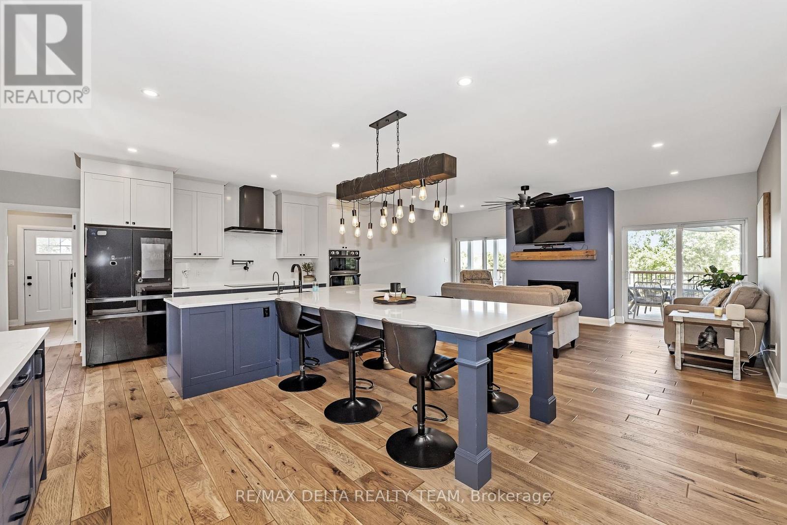 4645 Mcneely Rd Road, Ottawa, Ontario  K4B 1J1 - Photo 7 - X12473067