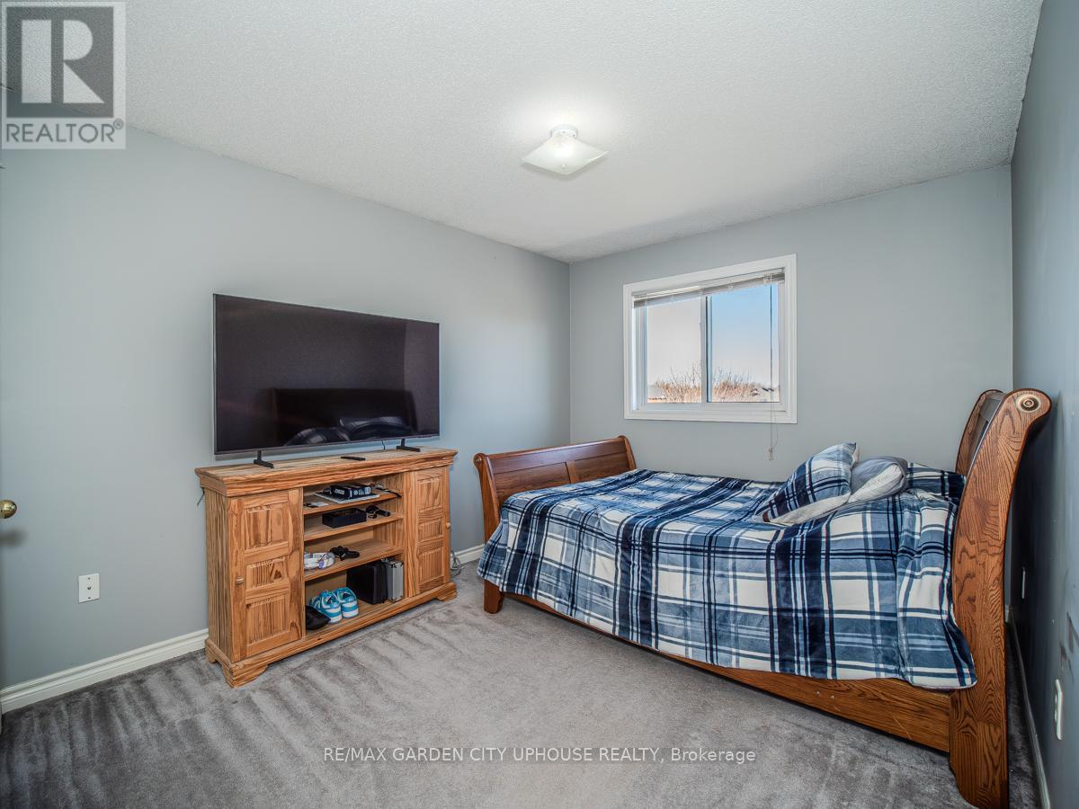 22 Grace Crescent, Barrie, Ontario  L4N 9S8 - Photo 13 - S12473057