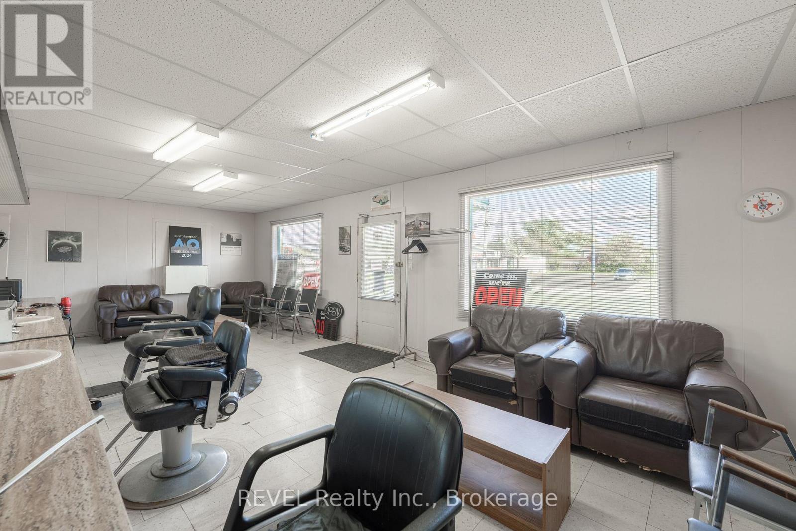69 Hartzel Road, St. Catharines, Ontario  L2P 1M6 - Photo 6 - X12473055