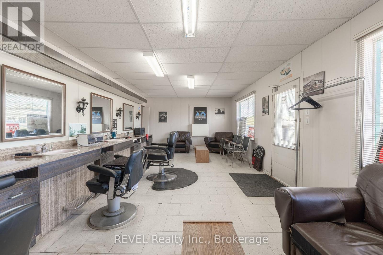 69 Hartzel Road, St. Catharines, Ontario  L2P 1M6 - Photo 7 - X12473055
