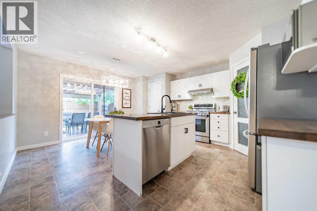 17 Hidden Close Nw, Calgary, Alberta  T3A 5P4 - Photo 13 - A2264922