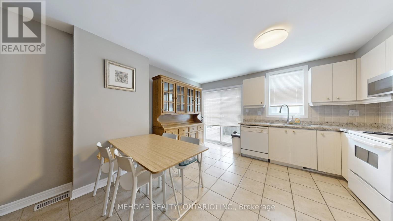 66j Finch Avenue W, Toronto, Ontario  M2N 7G1 - Photo 12 - C12473027
