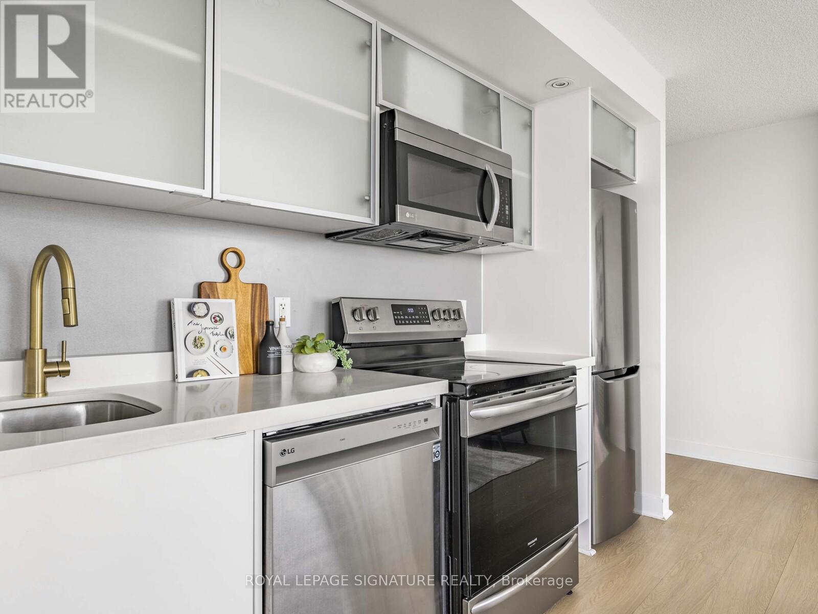 2709 - 25 Telegram Mews, Toronto, Ontario  M5V 3Z1 - Photo 10 - C12473050