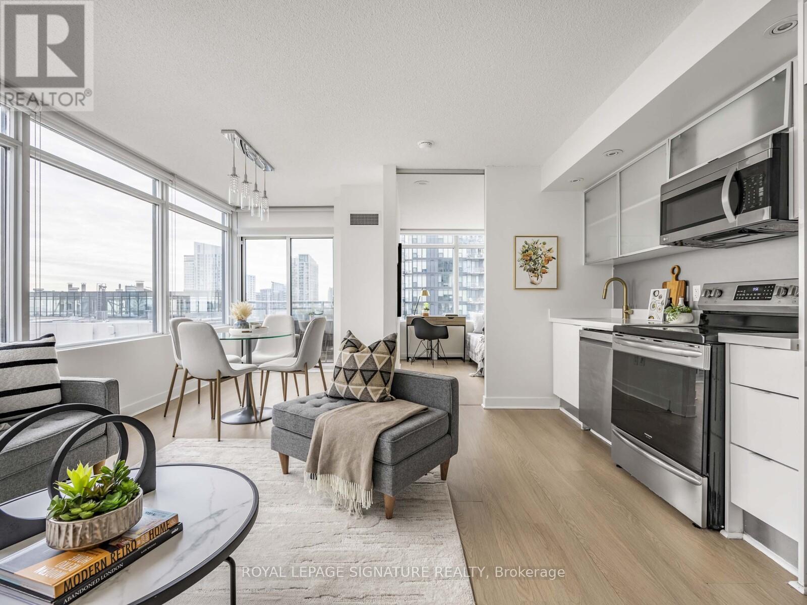 2709 - 25 Telegram Mews, Toronto, Ontario  M5V 3Z1 - Photo 4 - C12473050