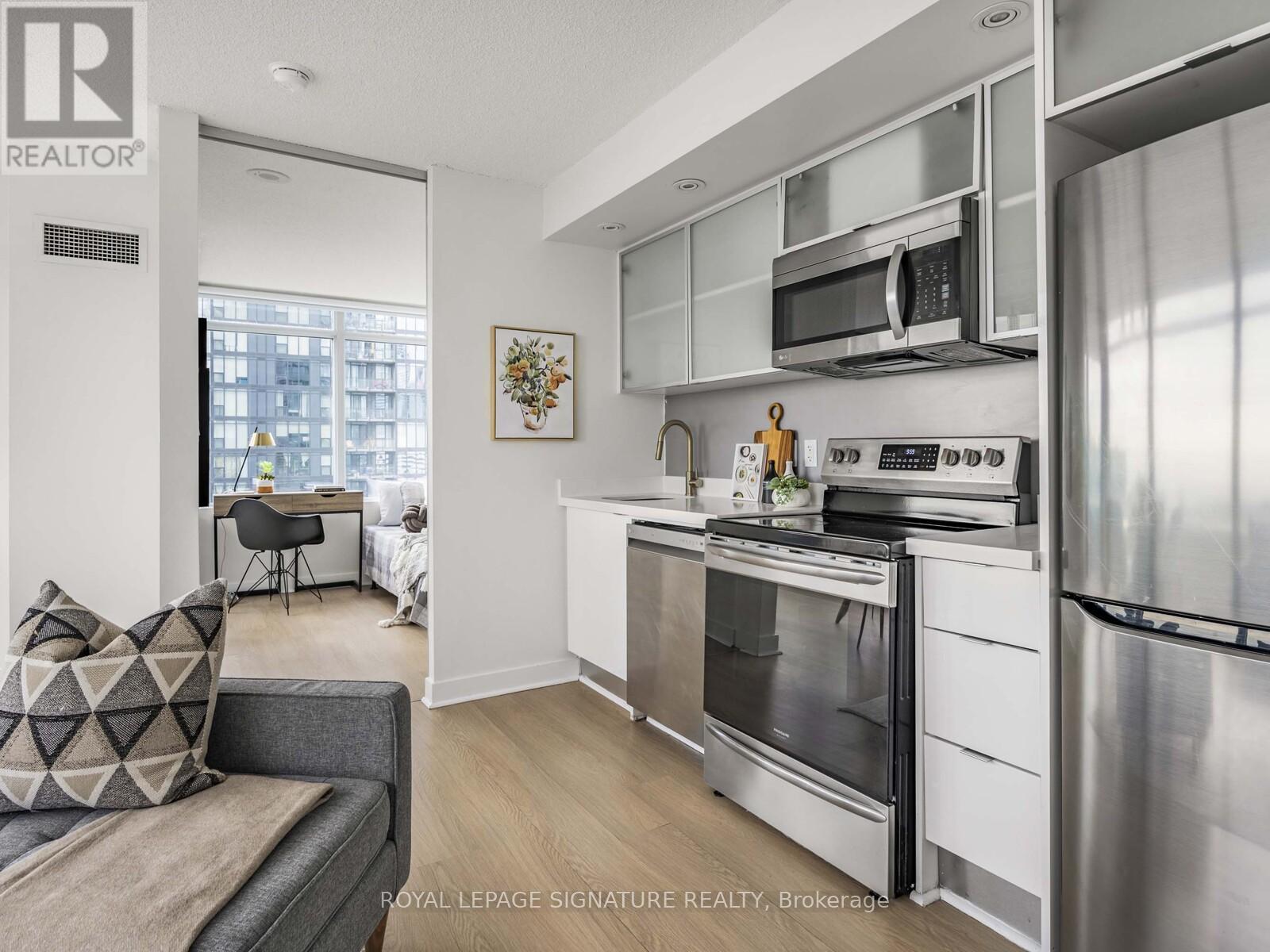 2709 - 25 Telegram Mews, Toronto, Ontario  M5V 3Z1 - Photo 8 - C12473050