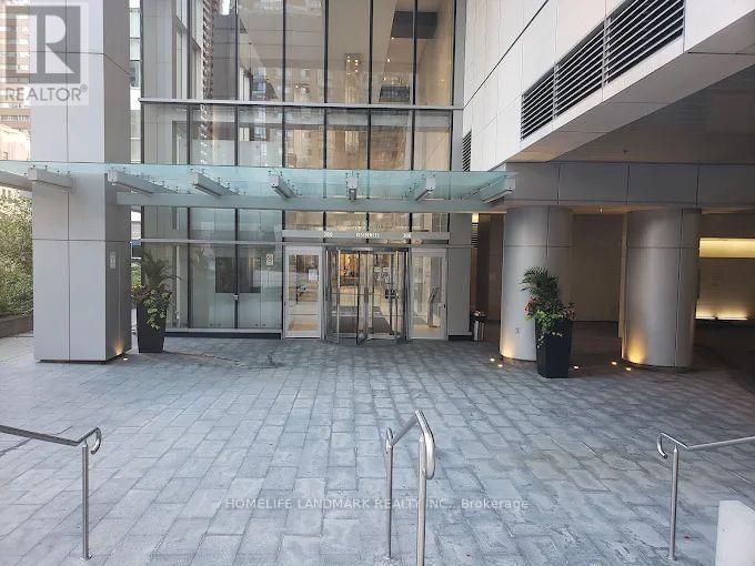 1708 - 386 Yonge Street, Toronto, Ontario  M5B 0A5 - Photo 2 - C12473054