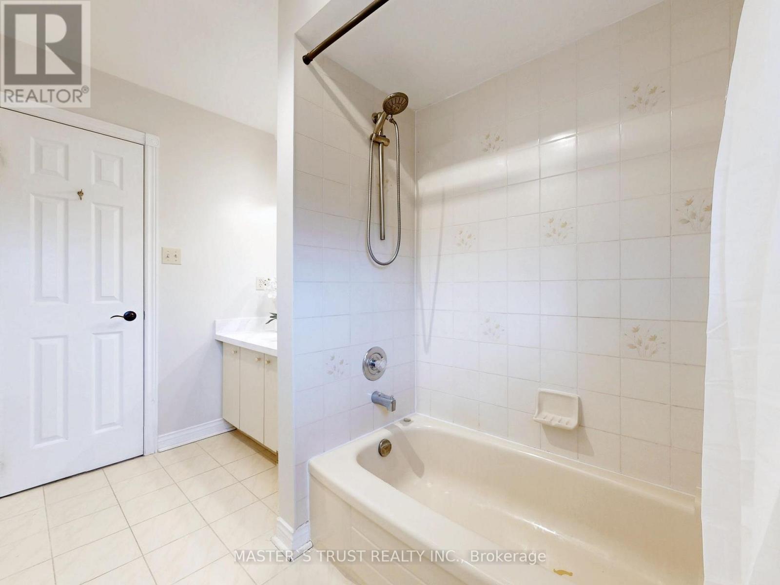 5 Jardin Hill Court, Toronto, Ontario  M2H 3R8 - Photo 12 - C12473056