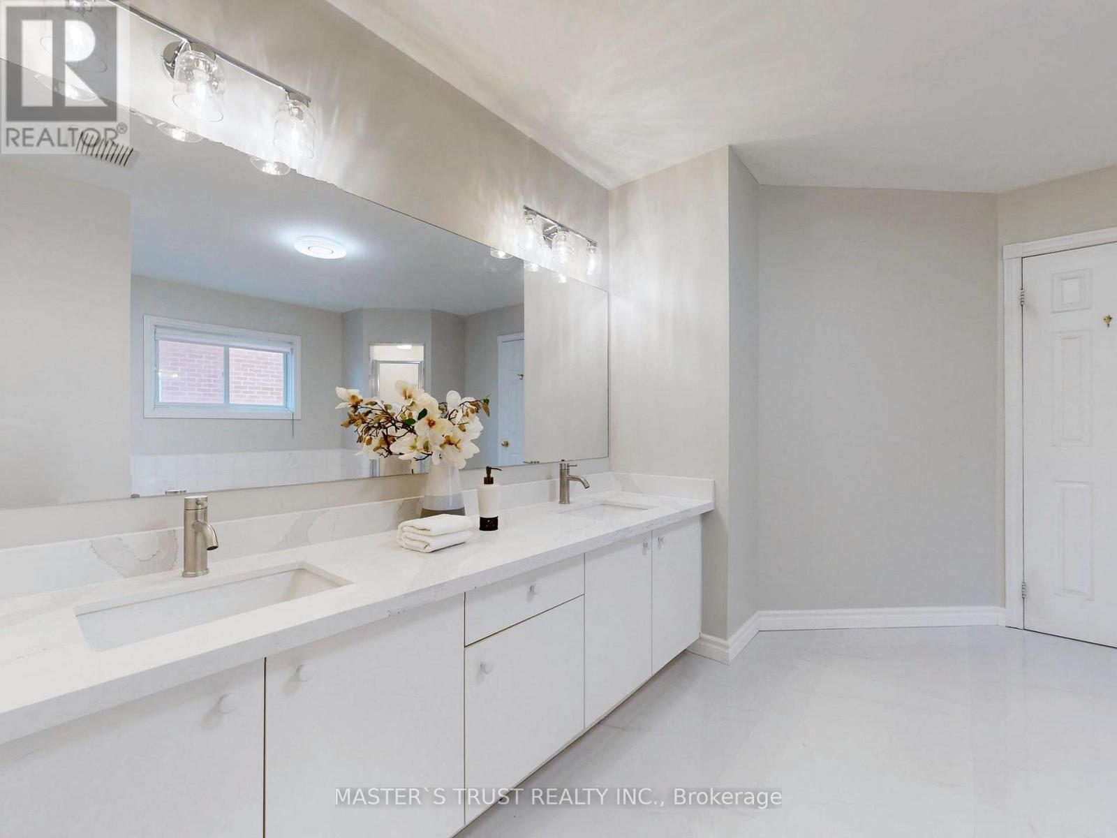 5 Jardin Hill Court, Toronto, Ontario  M2H 3R8 - Photo 17 - C12473056