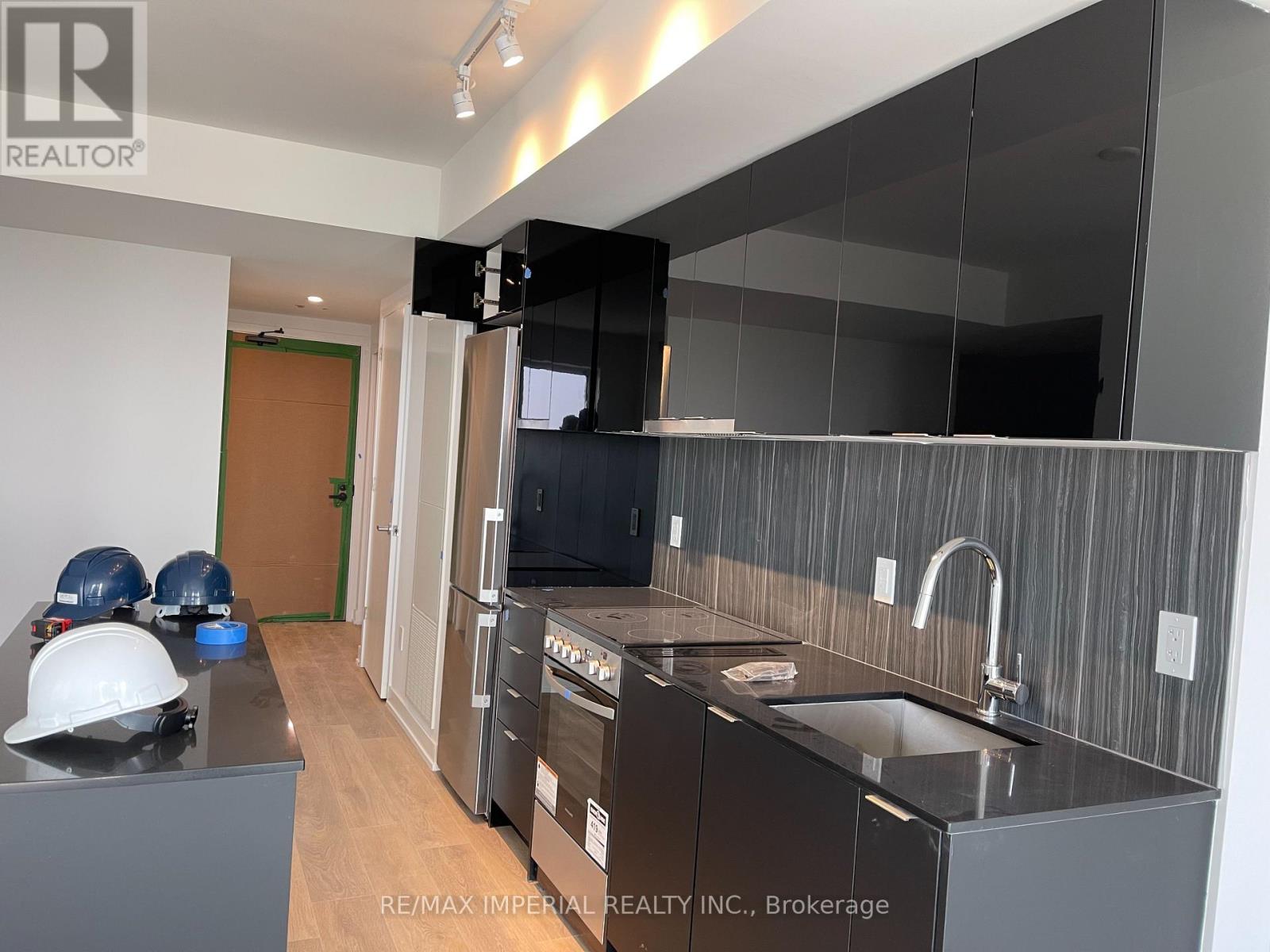 1107 - 8 Tippett Road, Toronto, Ontario  M3H 0E7 - Photo 2 - C12473065