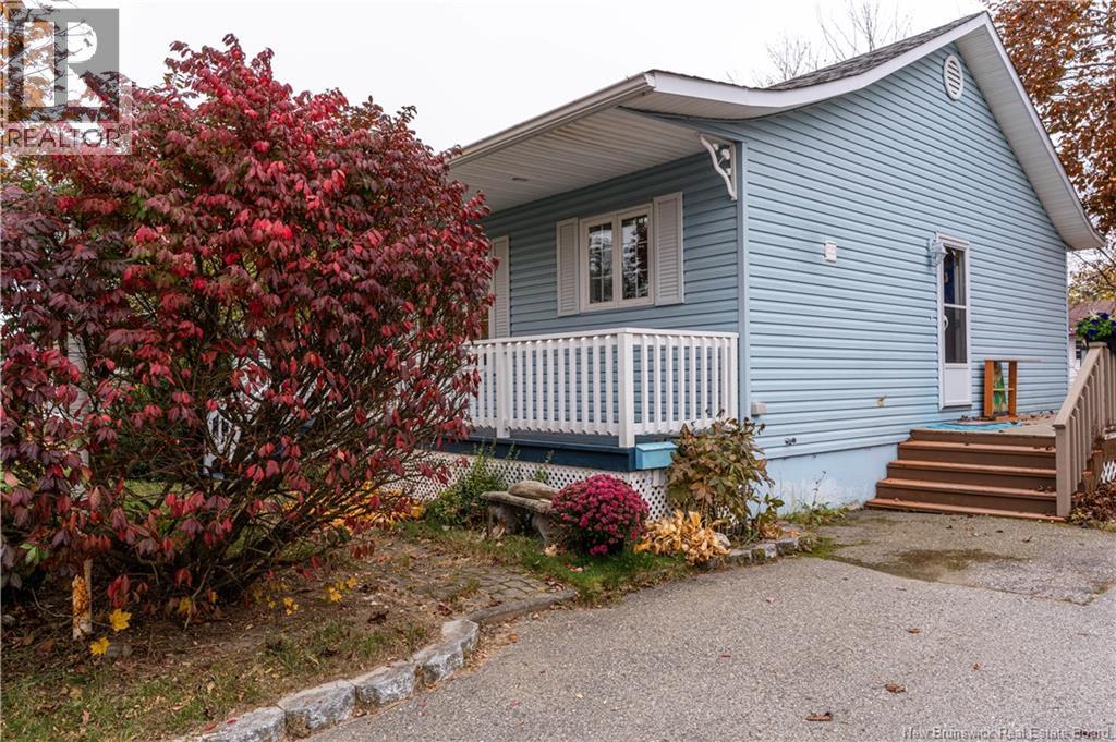23 Adams Avenue, Miramichi, New Brunswick  E1V 3Y6 - Photo 3 - NB128864