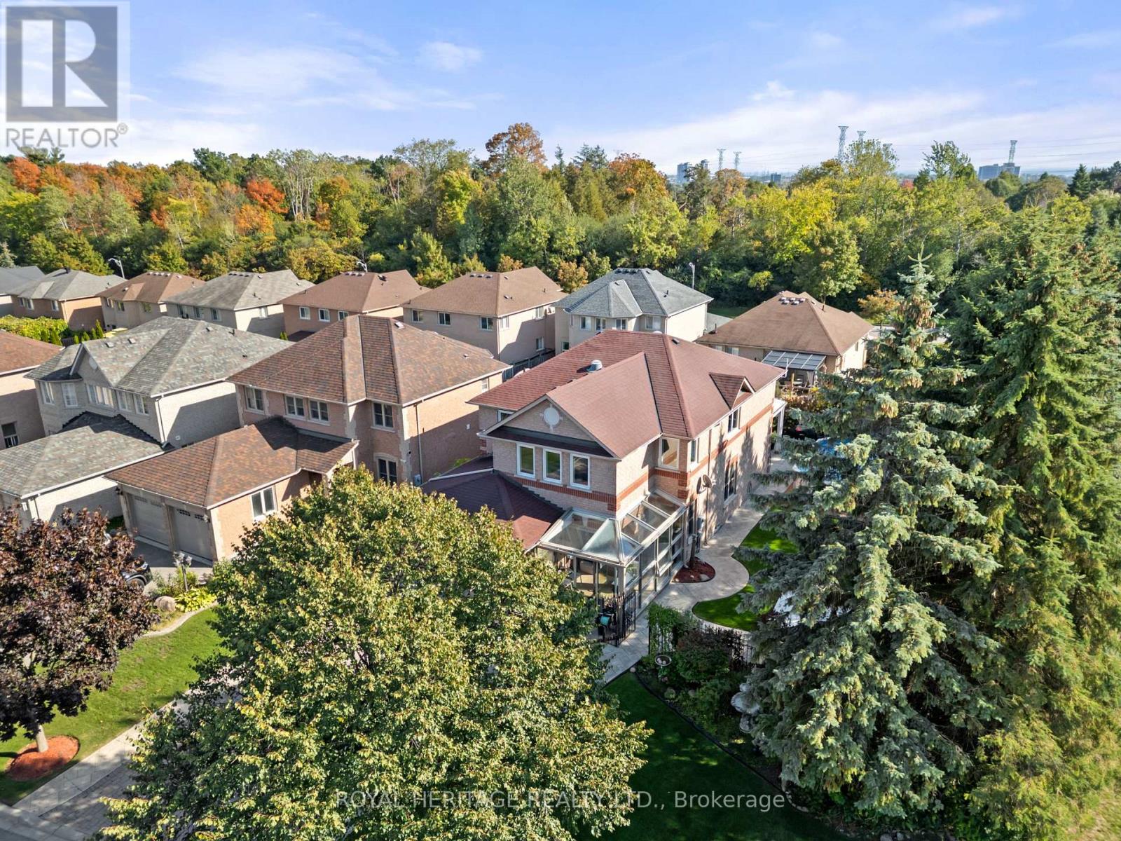 1101 Gossamer Drive, Pickering, Ontario  L1X 2T7 - Photo 2 - E12473051
