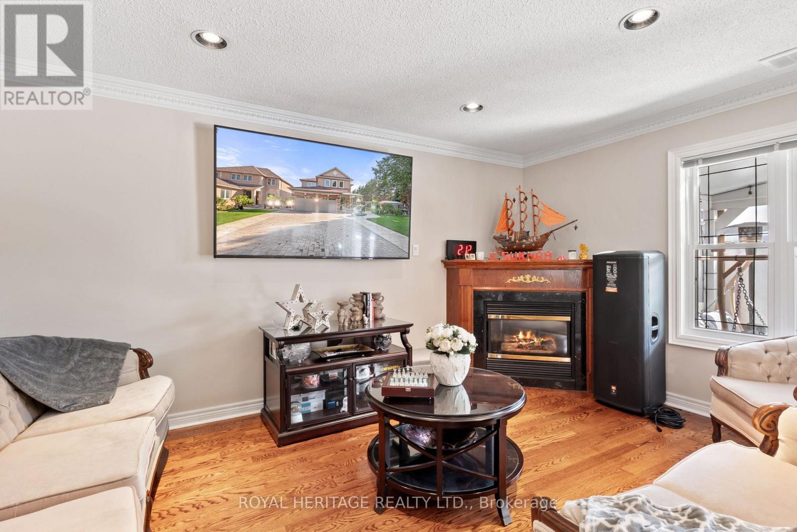 1101 Gossamer Drive, Pickering, Ontario  L1X 2T7 - Photo 22 - E12473051