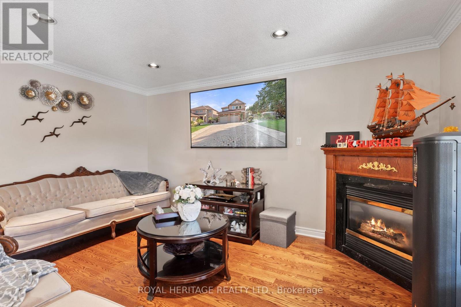 1101 Gossamer Drive, Pickering, Ontario  L1X 2T7 - Photo 23 - E12473051