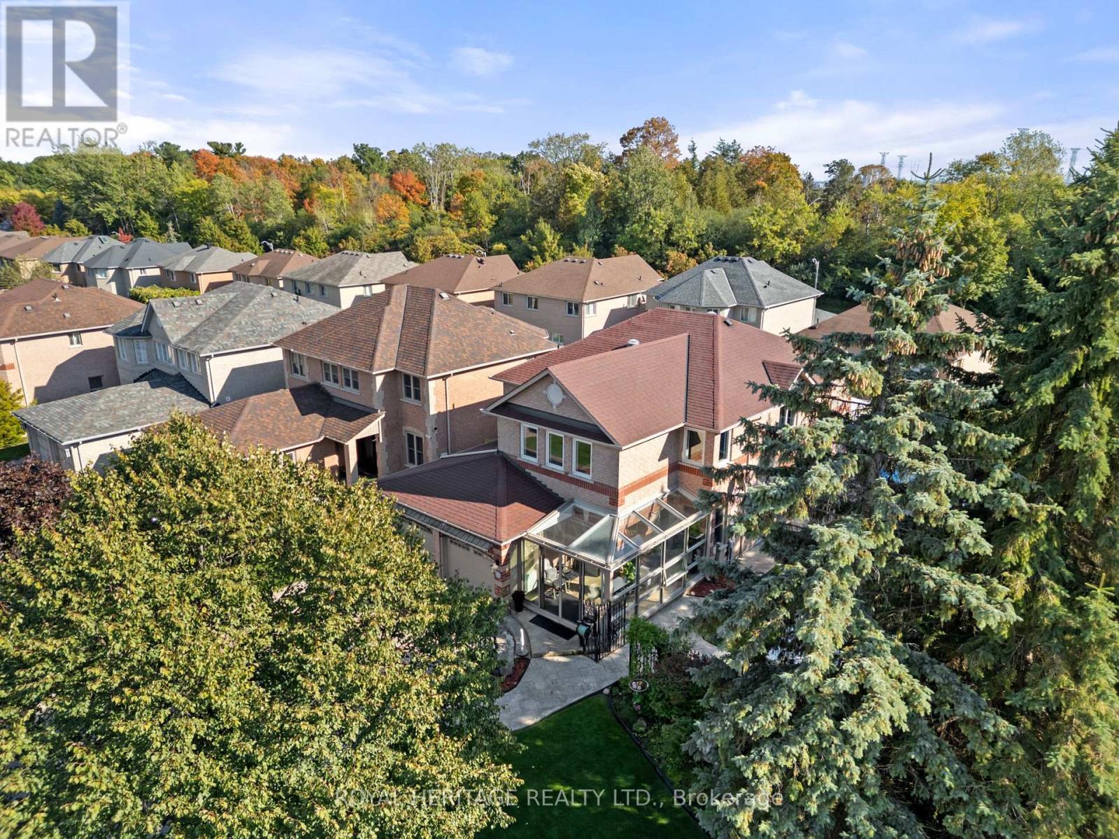 1101 Gossamer Drive, Pickering, Ontario  L1X 2T7 - Photo 3 - E12473051