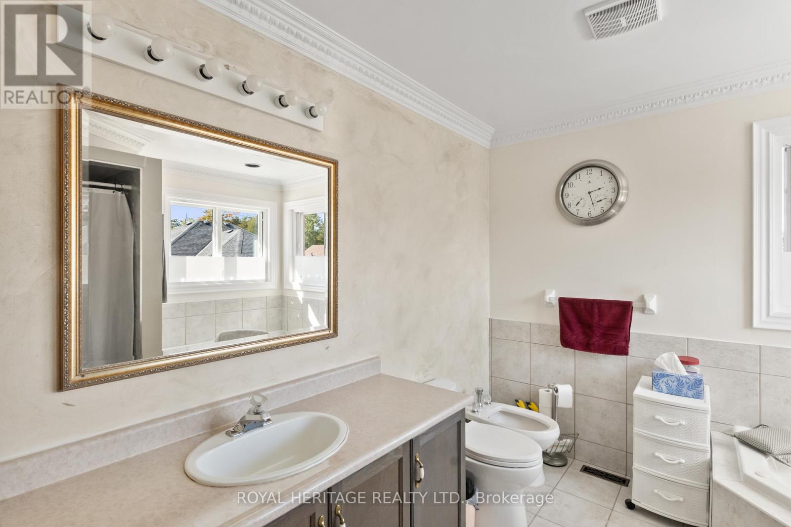 1101 Gossamer Drive, Pickering, Ontario  L1X 2T7 - Photo 33 - E12473051