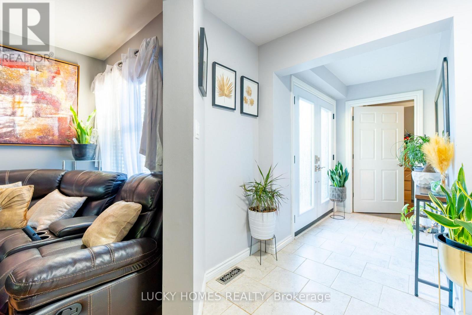101 Meadowview Boulevard, Clarington, Ontario  L1C 4X4 - Photo 5 - E12473066