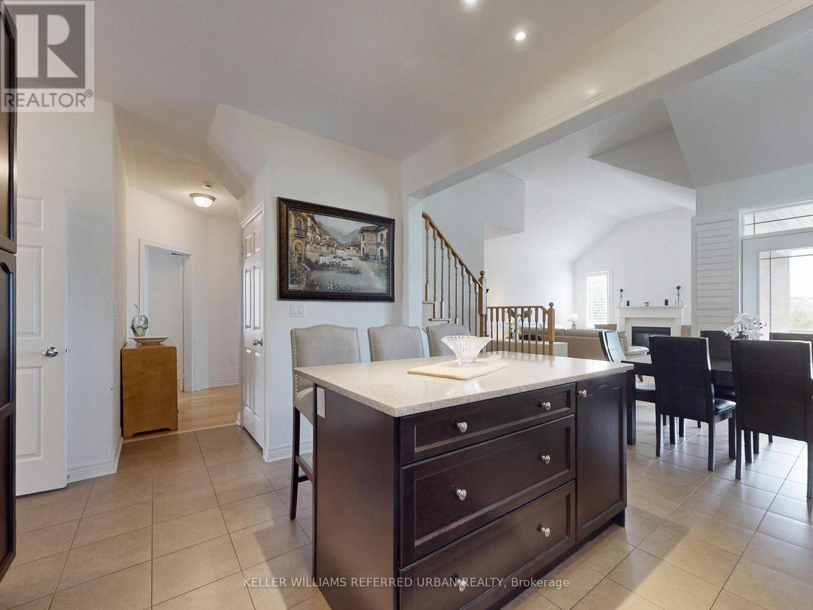 45 Brookview Drive, Bradford West Gwillimbury, Ontario  L3Z 0S6 - Photo 11 - N12473028