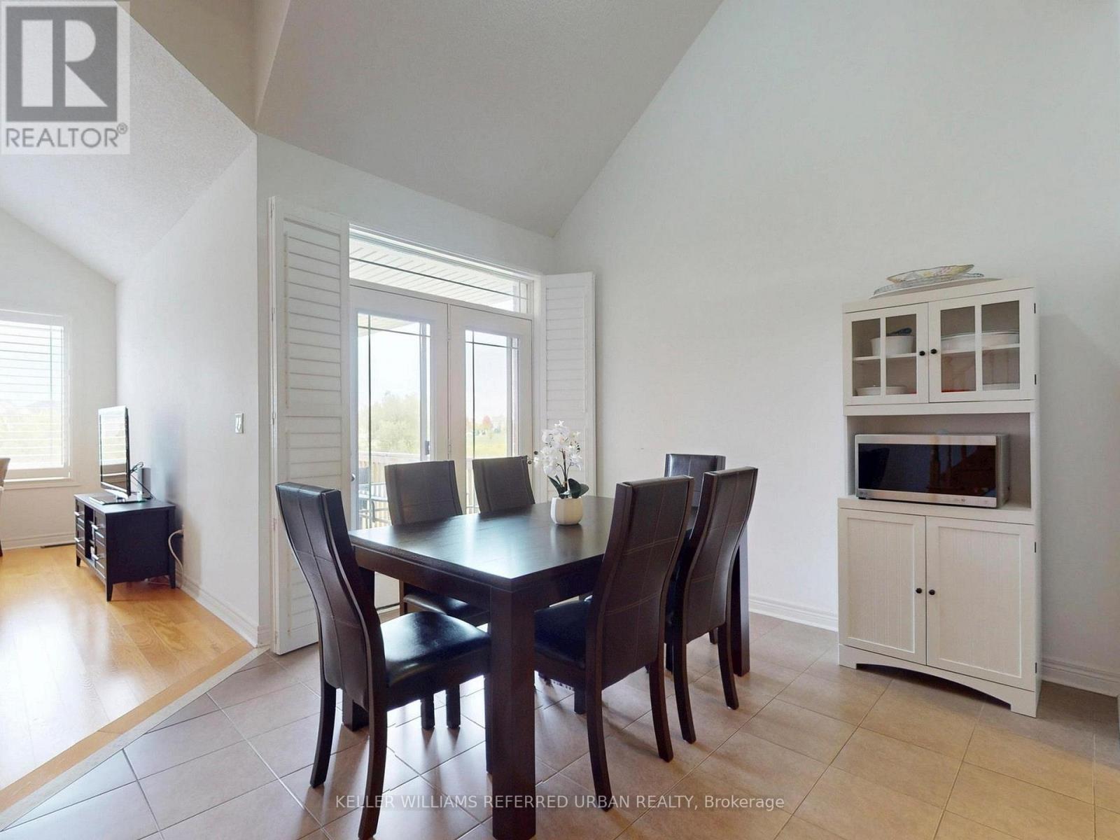 45 Brookview Drive, Bradford West Gwillimbury, Ontario  L3Z 0S6 - Photo 14 - N12473028
