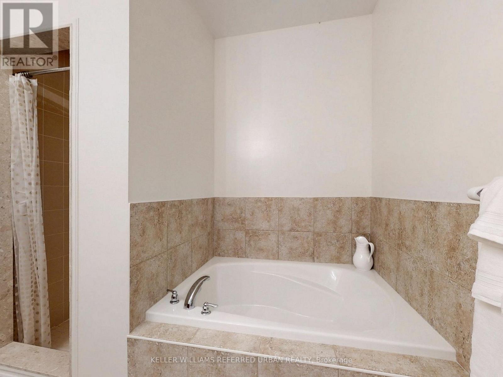 45 Brookview Drive, Bradford West Gwillimbury, Ontario  L3Z 0S6 - Photo 25 - N12473028
