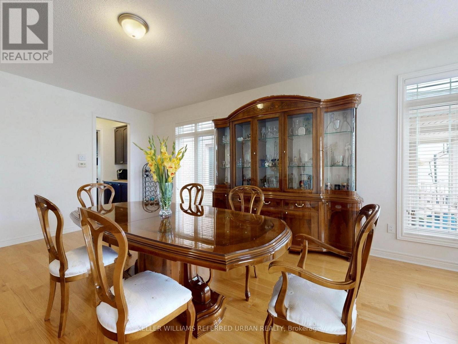 45 Brookview Drive, Bradford West Gwillimbury, Ontario  L3Z 0S6 - Photo 6 - N12473028