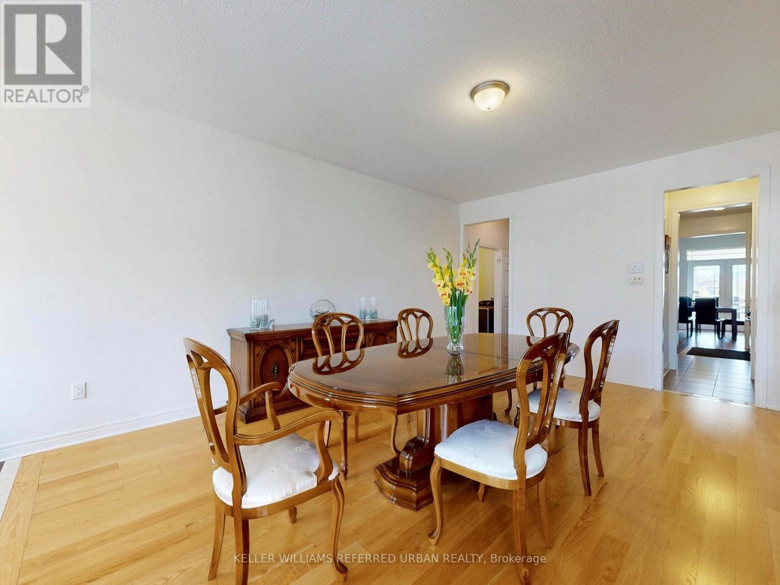 45 Brookview Drive, Bradford West Gwillimbury, Ontario  L3Z 0S6 - Photo 7 - N12473028