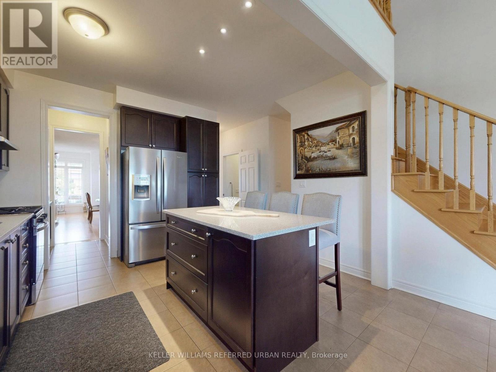 45 Brookview Drive, Bradford West Gwillimbury, Ontario  L3Z 0S6 - Photo 8 - N12473028