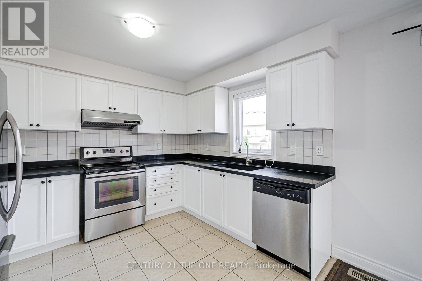 52 Stoyell Drive, Richmond Hill, Ontario  L4E 0M7 - Photo 8 - N12473040