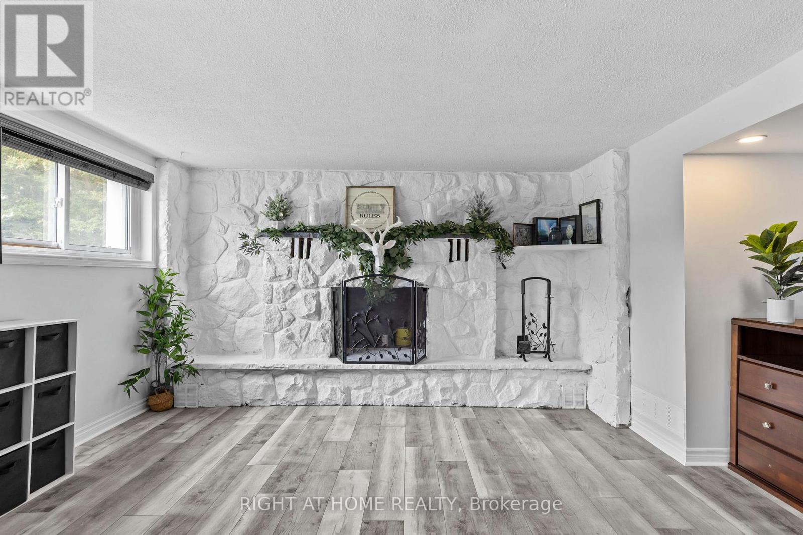 124 Sydenham Street, Essa, Ontario  L0M 1B0 - Photo 16 - N12473043