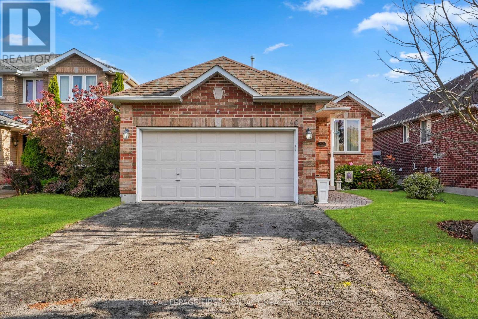 40 FELT CRESCENT, Barrie, Ontario