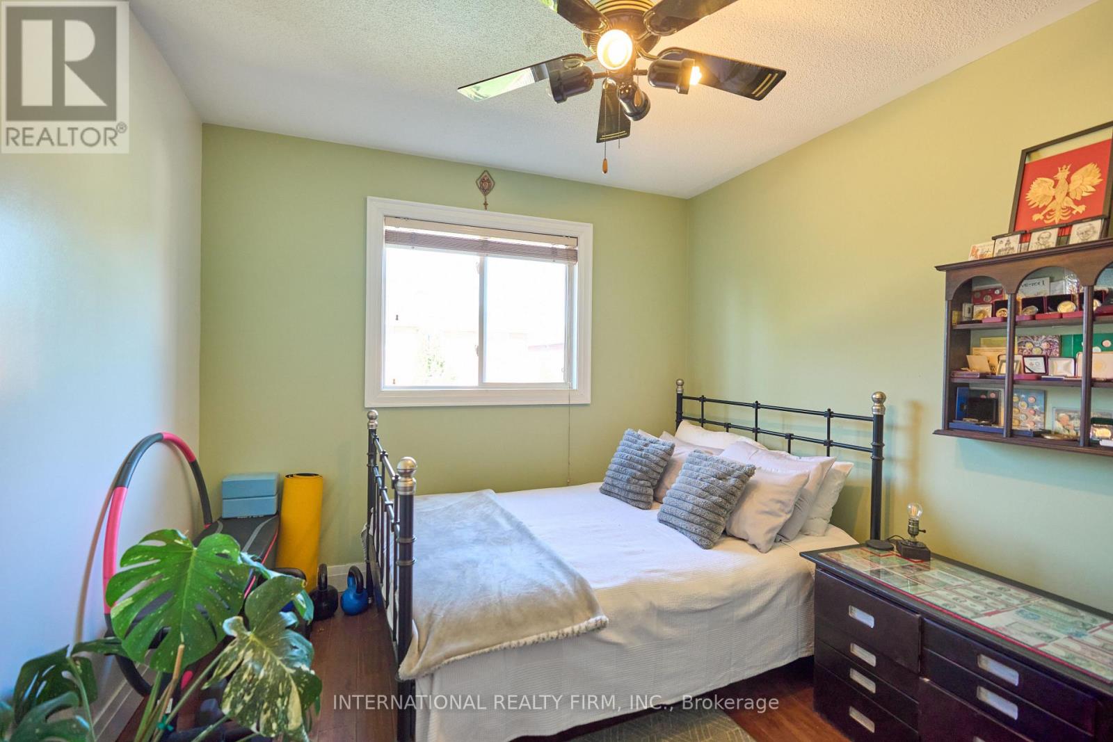 1493 Warbler Road, Oakville, Ontario  L6M 4B1 - Photo 17 - W12473023