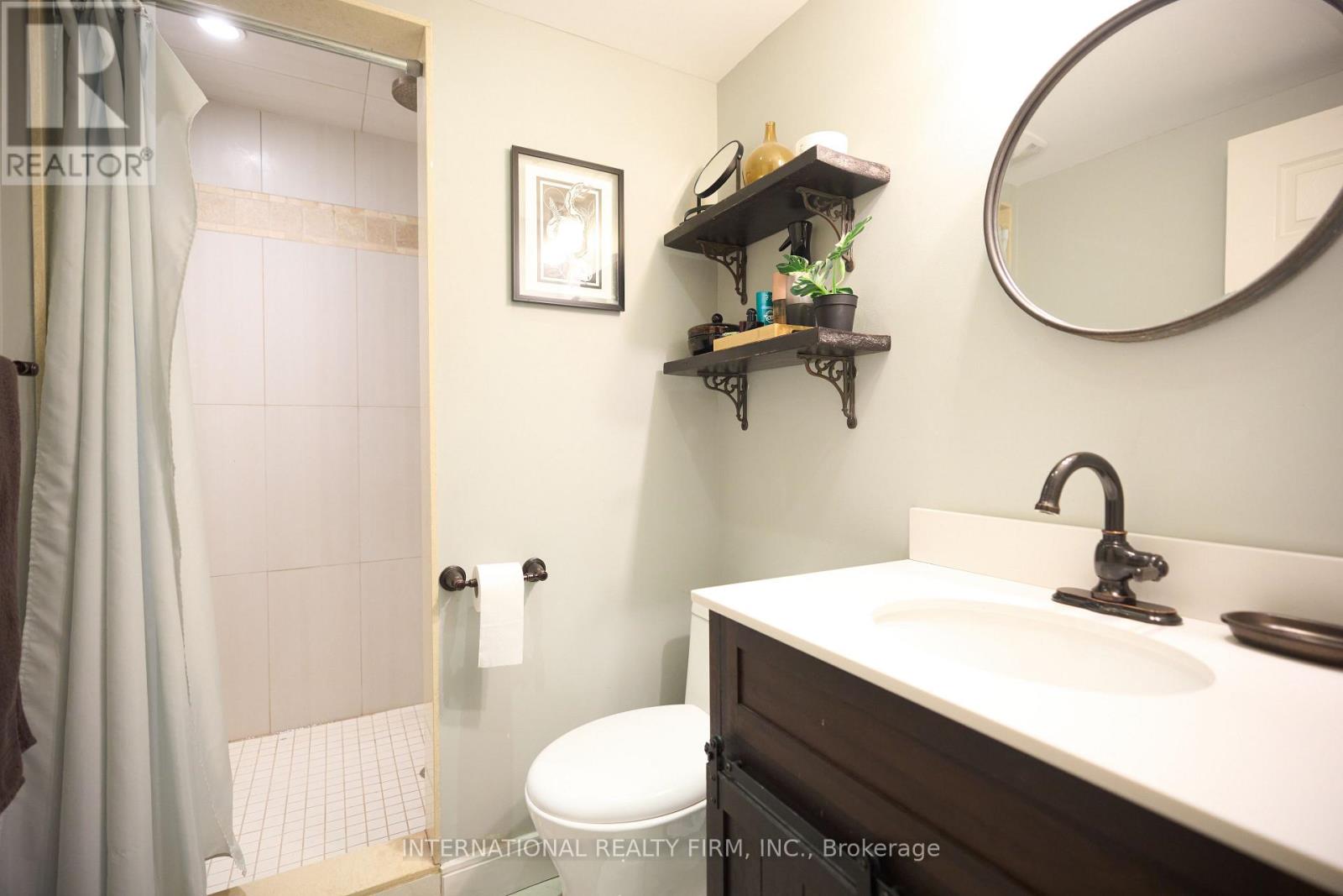 1493 Warbler Road, Oakville, Ontario  L6M 4B1 - Photo 20 - W12473023