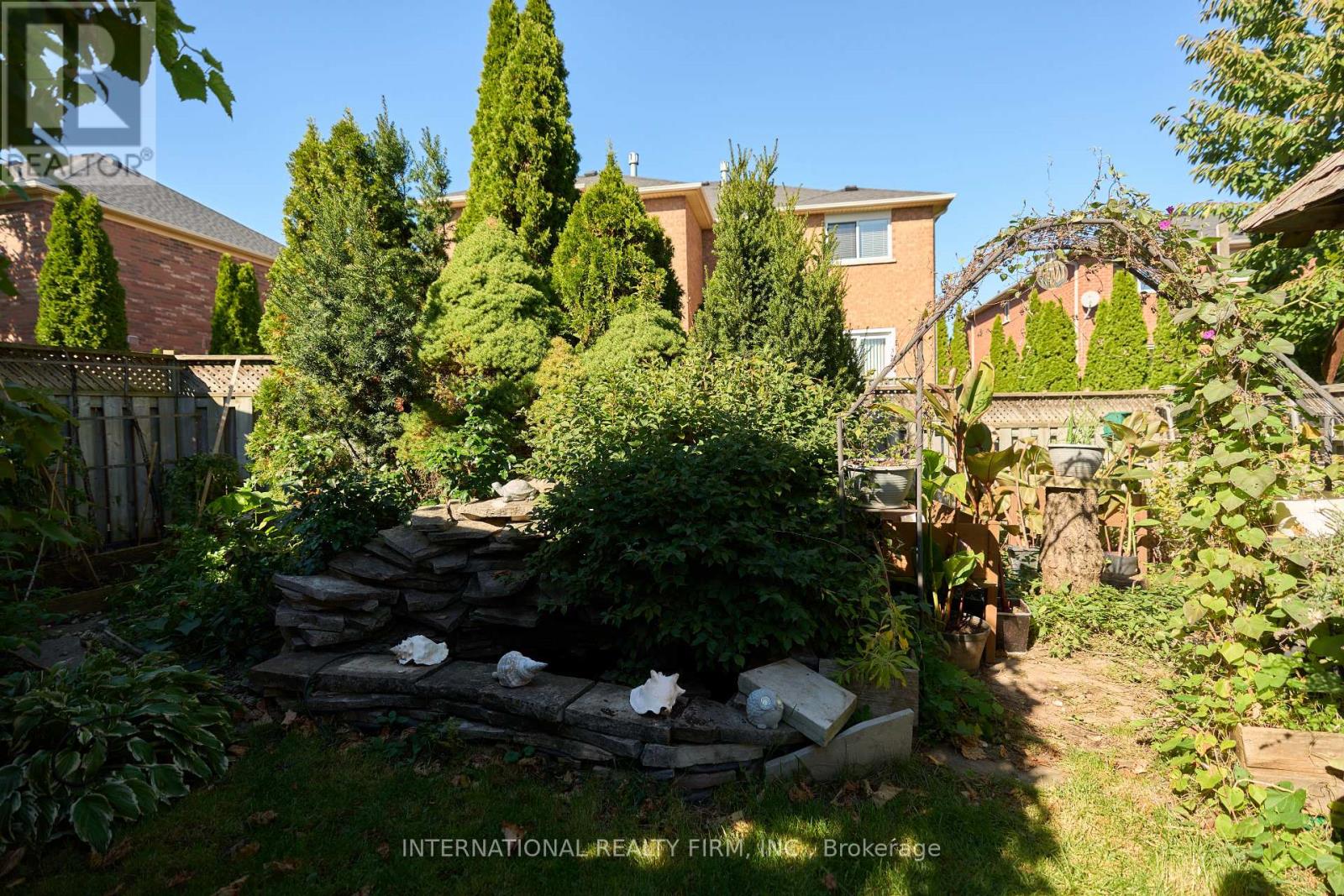 1493 Warbler Road, Oakville, Ontario  L6M 4B1 - Photo 22 - W12473023