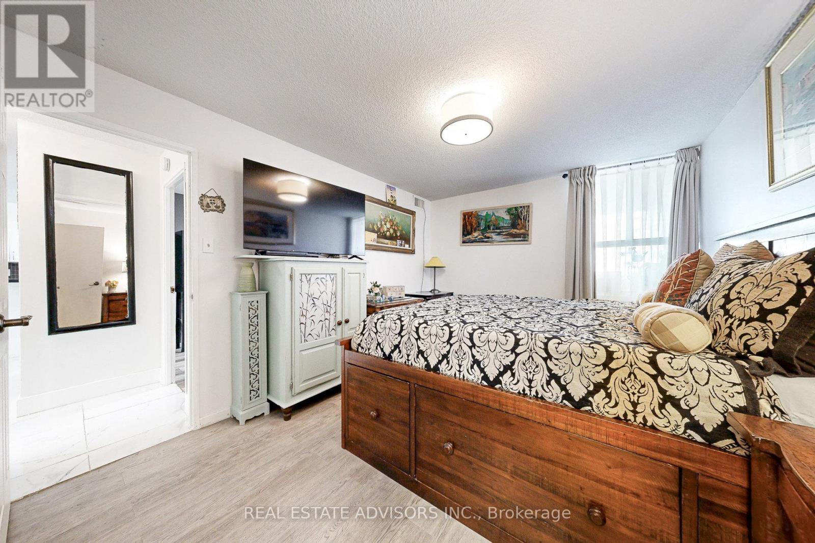 705 - 10 Tobermory Drive, Toronto, Ontario  M3N 2Y5 - Photo 21 - W12473030
