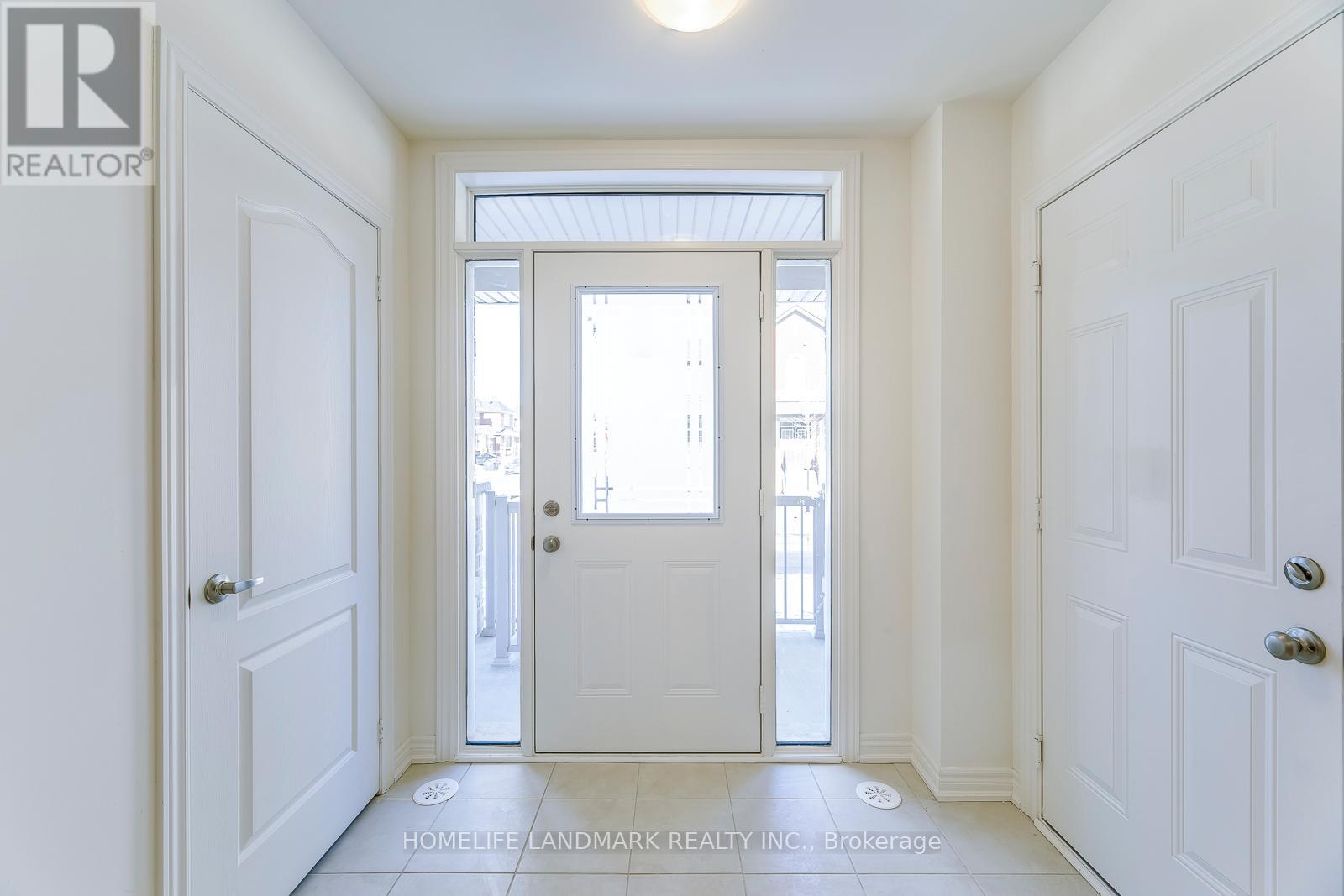 454 Silver Maple Road, Oakville, Ontario  L6H 3P5 - Photo 3 - W12473045