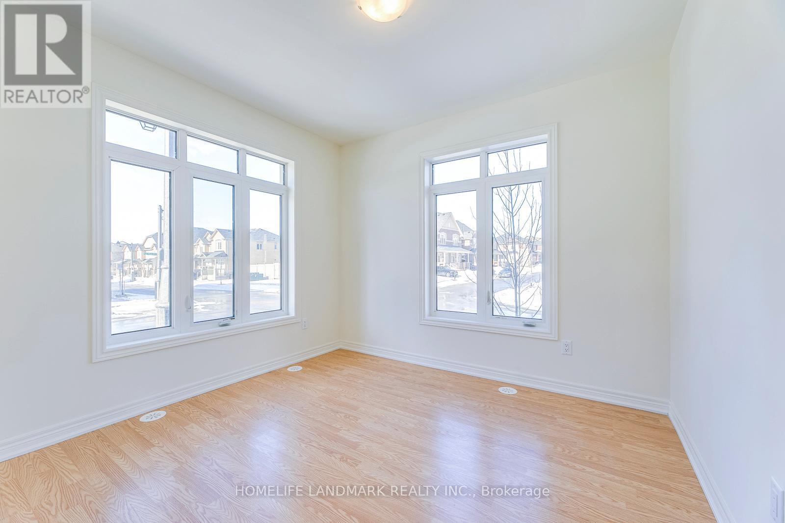 454 Silver Maple Road, Oakville, Ontario  L6H 3P5 - Photo 4 - W12473045