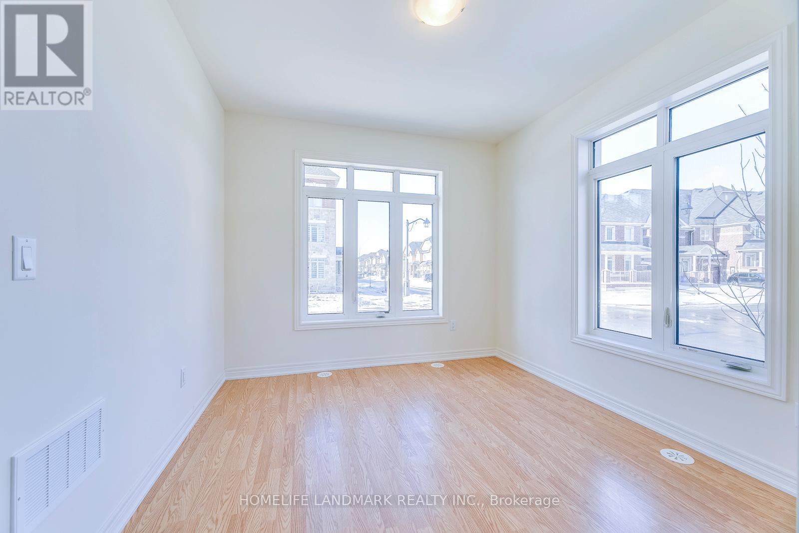 454 Silver Maple Road, Oakville, Ontario  L6H 3P5 - Photo 5 - W12473045
