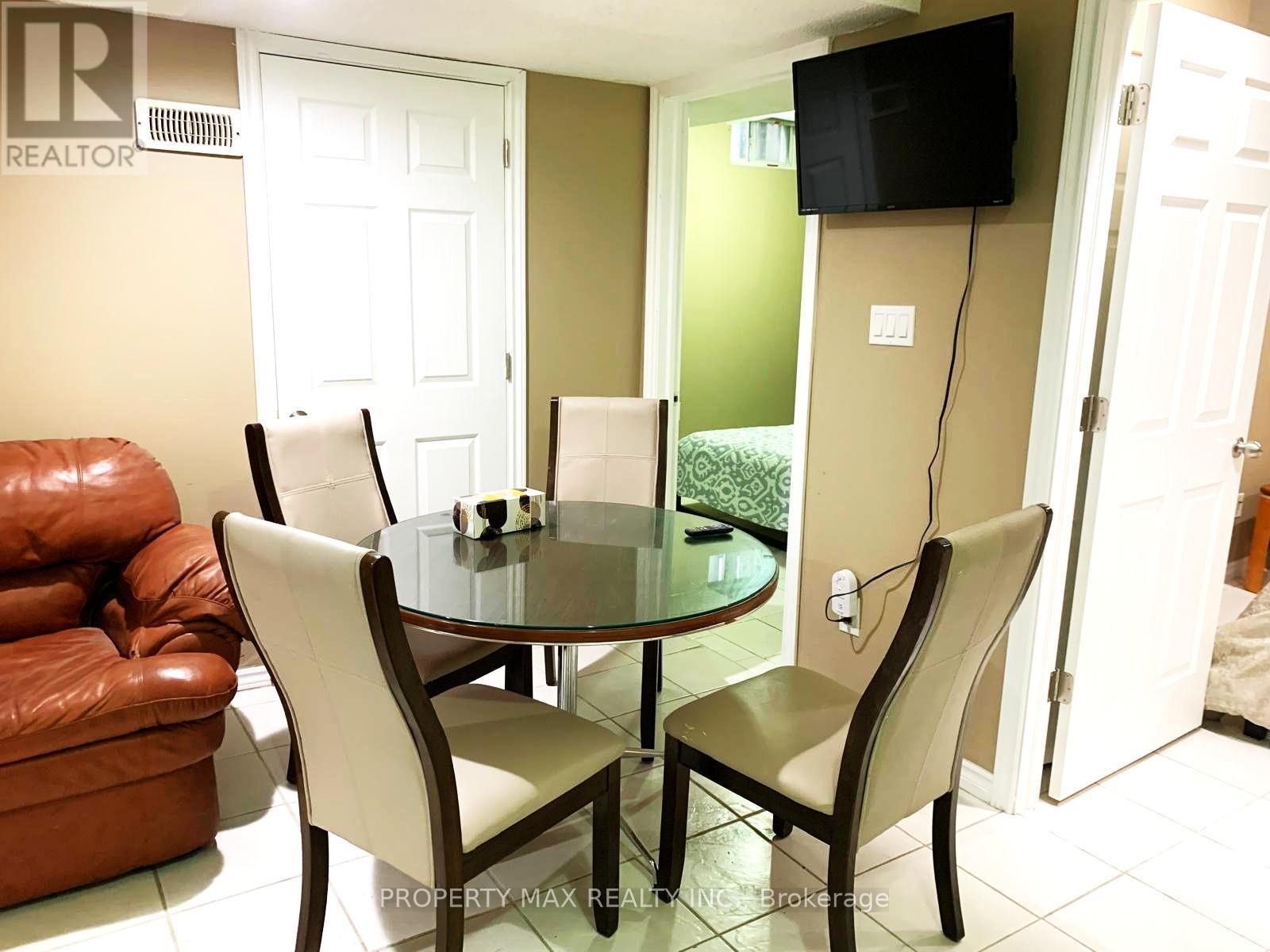 Bsmt - 24 White Tail Crescent, Brampton, Ontario  L6Y 5C3 - Photo 13 - W12473061